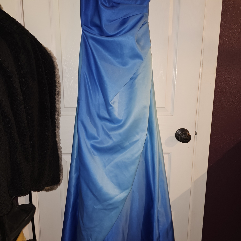 Elegant Blue Strapless Gown